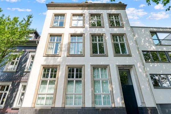 Pezzo unico a Essen-Werden: esclusivo maisonette dal carattere loft e dal fascino storico