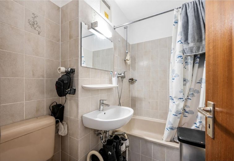 exklusive 6,2% Rendite, gut vermietete helle Wohg.+Balkon +Kellerraum + Stellpl. ohne Makler, #3012 – Foto 3