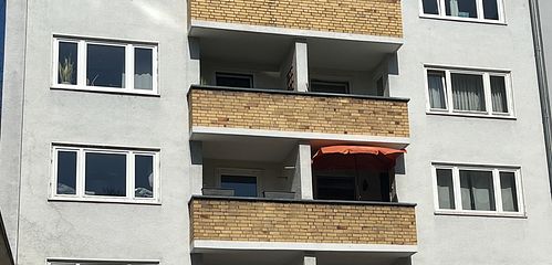 Hinterseite mit Hauseingang