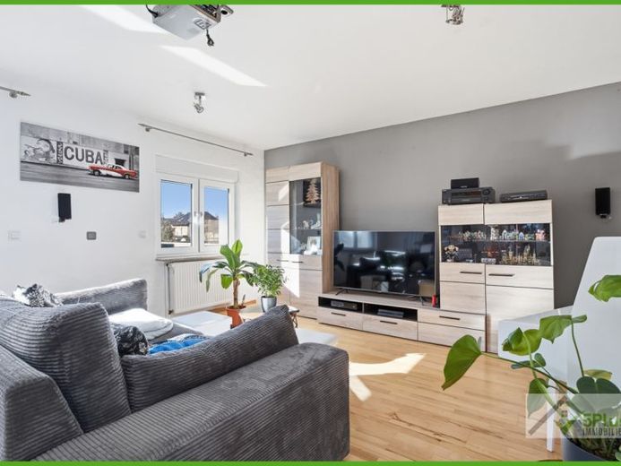 + 5PLUS + ANLAGECHANCE ODER EIGENNUTZUNG: TOP-GEPFLEGTE MAISONETTEWOHNUNG IN DÜREN / LENDERSODRF + – Foto 1
