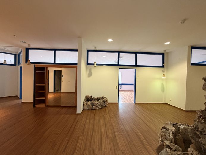 Flexible, helle Bürofläche nahe der Braunschweiger Innenstadt – Aufzug & Parkplätze – 08_Charaktervoller_Hauptbereic