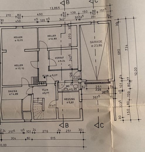 ausgebauter Keller mit Garage