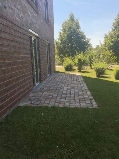 Erdgeschosswohnung mit Wasserblick – Terrasse 2