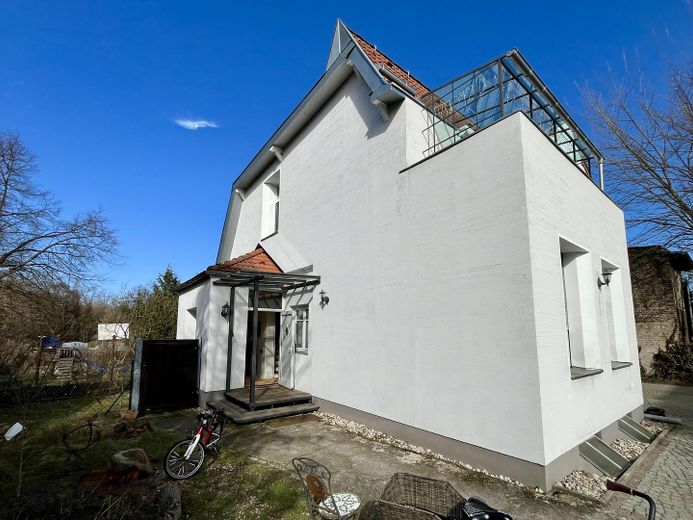 PROVISIONSFREIES JUWEL - Sanierte Altbauvilla mit großem Garten – Eingangsbereich