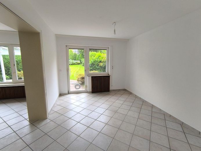Provisionsfrei für Käufer | Familienhaus in Toplage | Bieterverfahren ab 389.000 € – Esszimmer- Parterre