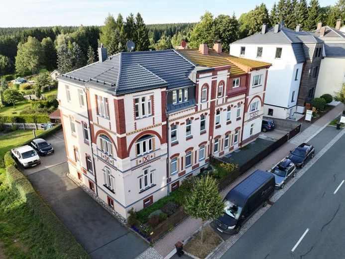 Moderne 3 Zimmerwohnung mit Einbauküche & Familienkomfort in Schöneck – Foto 1