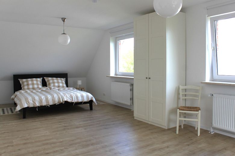 Schlafzimmer 1, OG