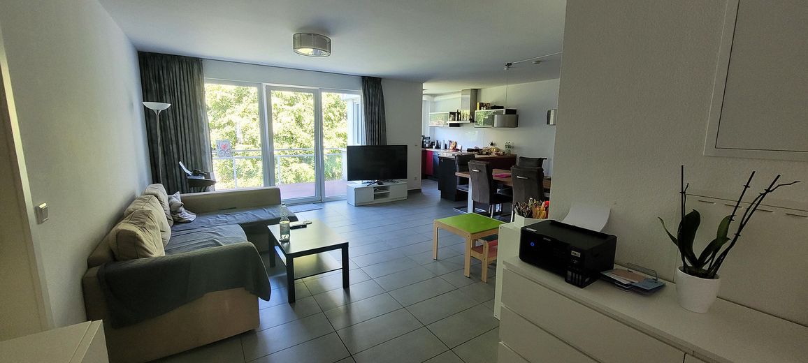 Exklusive 4-Zimmer +Energie Wohnung mit Fußbodenheiz/-kühlung und sehr geringen Energiekosten – Eingangs- und Wohnbereich