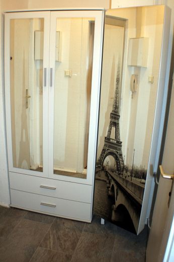 Spiegelschränke im Flur