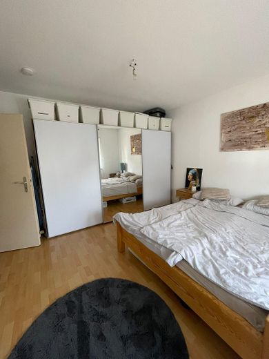 Modernes Zuhause mit Parkblick – 4-Zimmer-Wohnung mit großem Süd-Balkon & Garage – Schlafzimmer