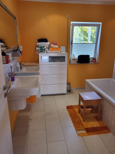 Schönes EFH mit exklusiver Ausstattung – Bad Bild 1