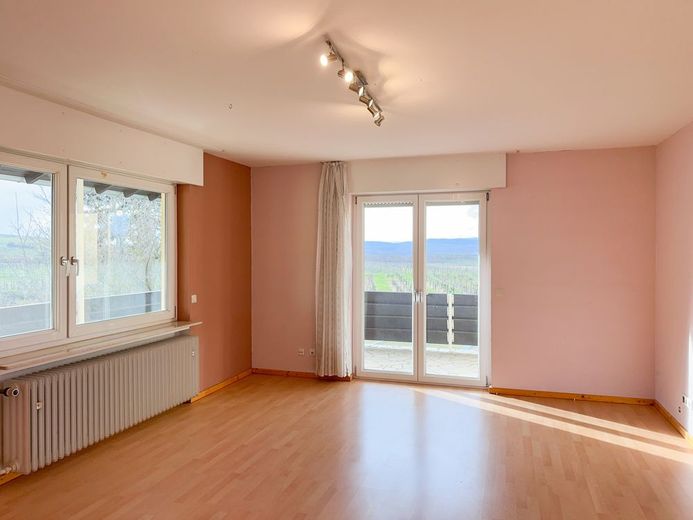 Panorama-Immobilie mit Weitblick: Einfamilienhaus in ruhigem Umfeld! Garten, Garage, Pool! – Elternschlafzimmer