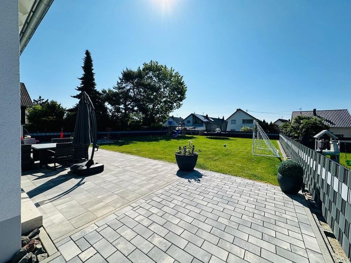 Exklusives Einfamilienhaus - einziehen und wohlfühlen – Garten