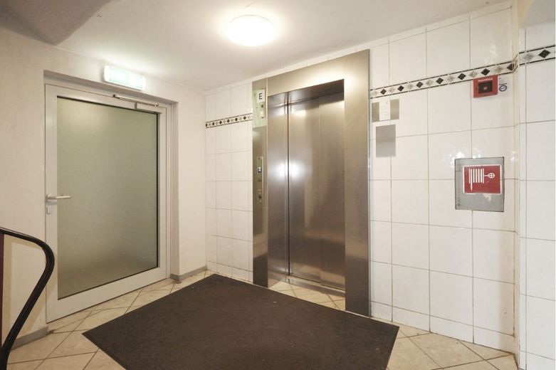 Clever investieren oder selbst einziehen - 2-Zimmer-Wohnung mit Weitblick in Pinneberg-Waldenau – Aufzug
