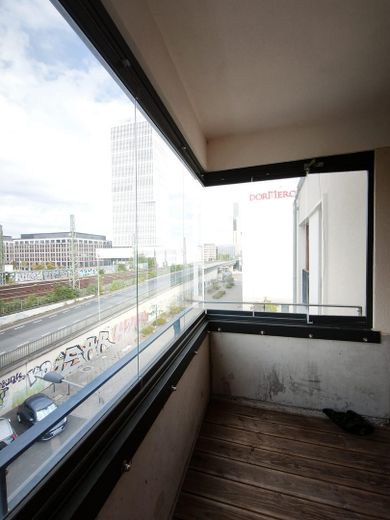 Droomachtig 2-kamerappartement op perfecte locatie voor de beurs: eersteklas verbindingen in het hart van Frankfurt – Foto 13