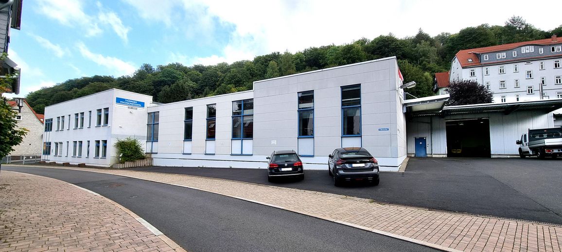Industrie-/Logistikstandort mit Büro- und Sozialflächen| 6.000 € Kalt| 3,83 €/m² | 3D-Scan – Außenansicht