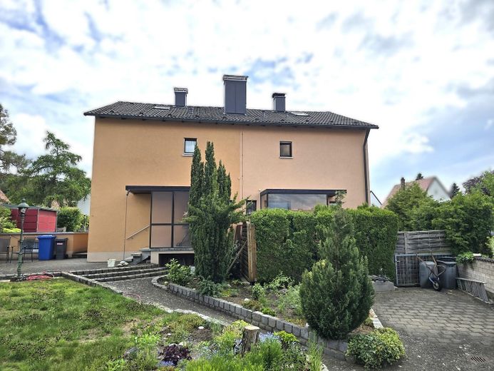 2 Doppelhaushälften auf 739 m² – eine frei, eine vermietet + zusätzliches Flurstück PROVISIONSFREI – Foto 3