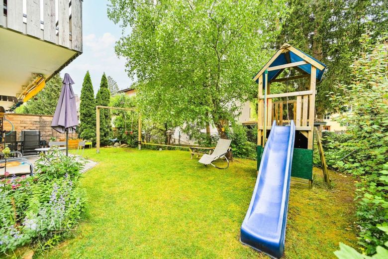 Familienfreundlich, gepflegt, sofort wohnlich - Doppelhaushälfte mit Gartenidylle in Ottobrunn – Garten