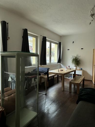 Loft ähnliche 5-Zi Wohnung perfekt für WG geeignet – WZ