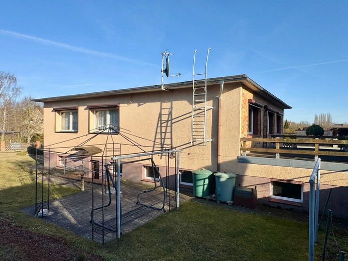 HORN IMMOBILIEN ++ ein großes Haus mit großem Grundstück und voll unterkellert in Strasburg (Uckerm) – Hausansicht