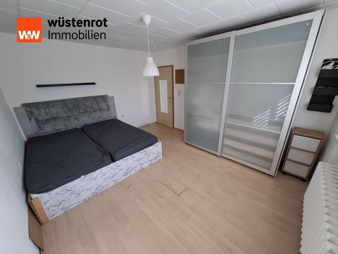 Neuer Preis! Doppelhaus im Bungalowstil in Luckenwalde mit großer Nutzfläche im Keller zu verkaufen. – Schlafzimmer