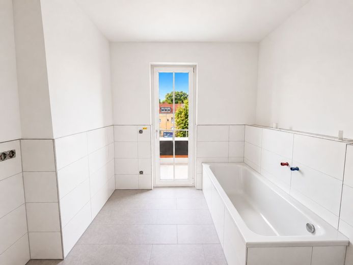 ERSTBEZUG - 1,0-ZIMMER WOHNUNG – Badezimmer
