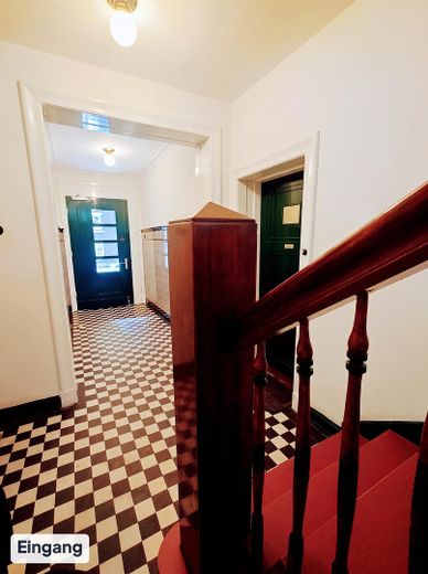 *von Privat* Charmante Altbauwohnung in begehrter Lage von Winterhude – Treppenhaus