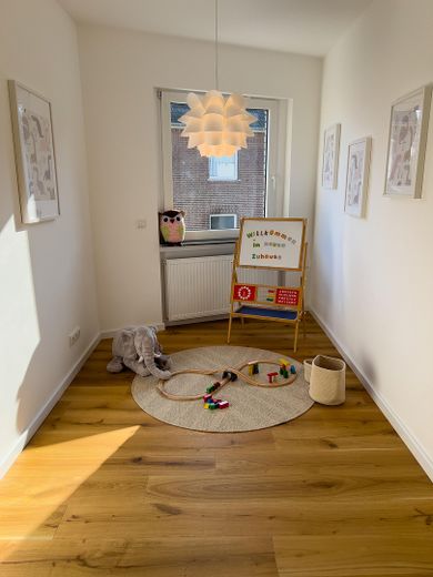 Kinderzimmer-/ Büro