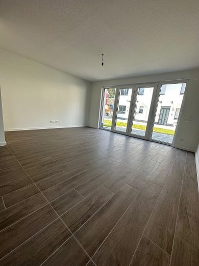 Einfamilienhaus / Doppelhaushälfte/Familien – Wohnzimmer