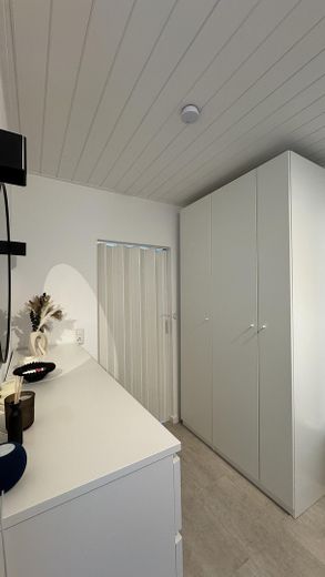 Appartement de 3 pièces à Maintal-Bischofsheim : balcon avec vue sur la skyline, cuisine équipée et garage – Photo 20