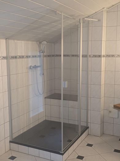 Haus 2 Bad DG