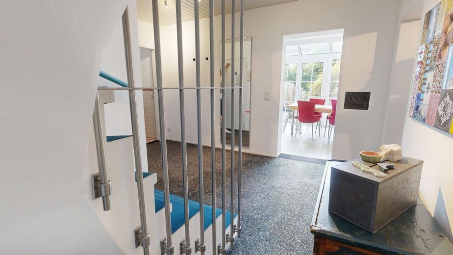 UG - Flur mit Blick zur Küche