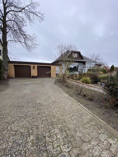 Renovierungsbedürftiges Einfamilienhaus mit großem Garten – Foto 8