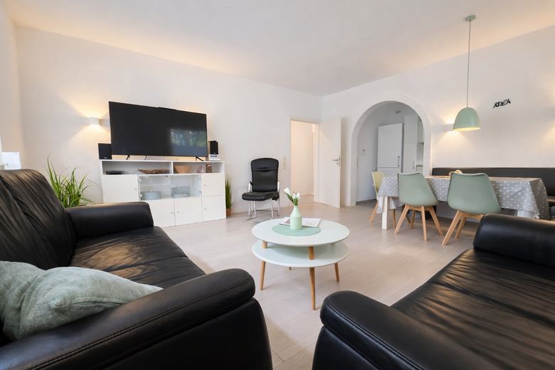 Sofort bezugsfertiger Bungalow 90 qm in 21244 Holm-Seppensen – Bungalow Blick auf offene Küch