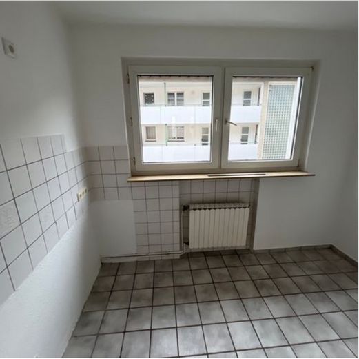 Wuppertal-Barmen में ताज़ा नवीनीकृत 2 कमरों का अपार्टमेंट – दिसंबर से उपलब्ध – Küche