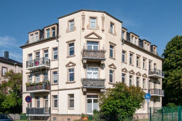 Cotta - modernisierte, frei werdende 2-Zimmer-Wohnung mit Balkon