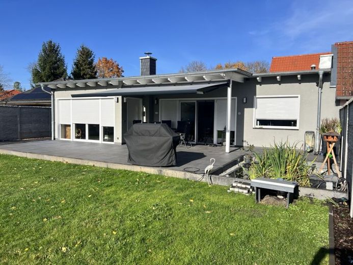 Modernes Familienhaus mit Smart-Home-Technologie, 6 Zimmern, 2 Vollbädern und Luft-Wärmepumpe – Foto 1