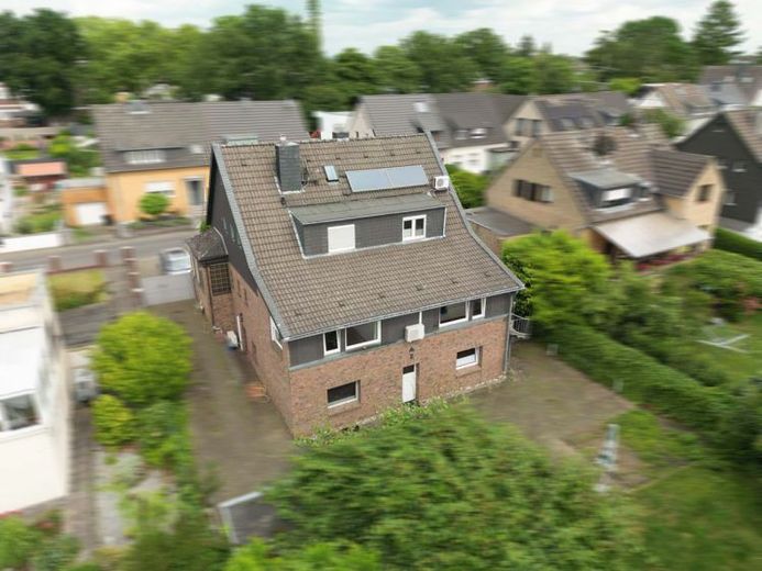 Vielseitiges Haus mit Charme – ideal für Mehrgenerationen, Arbeiten & Wohnen oder Vermietung – फोटो 1