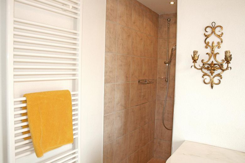 Detail Bad mit Dusche
