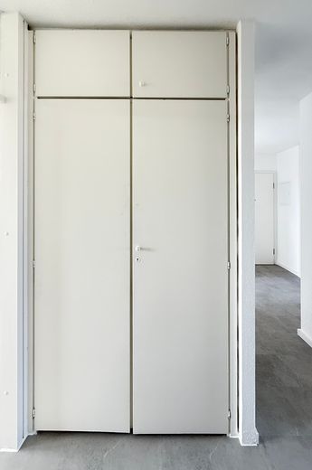 Appartamento di 3 locali completamente ristrutturato con vista panoramica, cucina componibile e garage – Einbauschrank