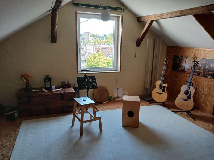 Wunderschöne Hofreite – DG Altbau