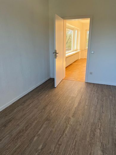 Große 2-Zimmer Wohnung mit EBK in Detmold – Foto 2