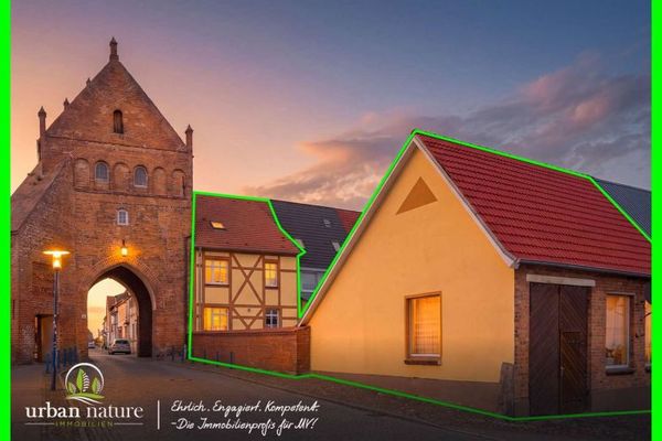 Historisches Fachwerkhaus mit Gewölbekeller & idyllischem Innenhof – direkt am Stadttor von Tribsees
