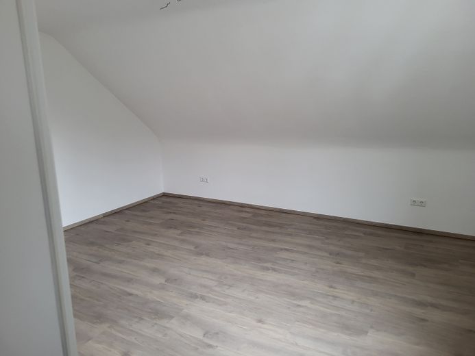 Dachgeschoßwohnung zu vermieten – Photo 4