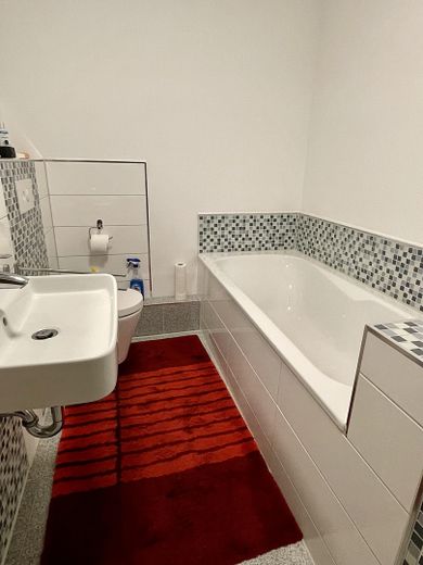 Bad mit Wanne & Dusche