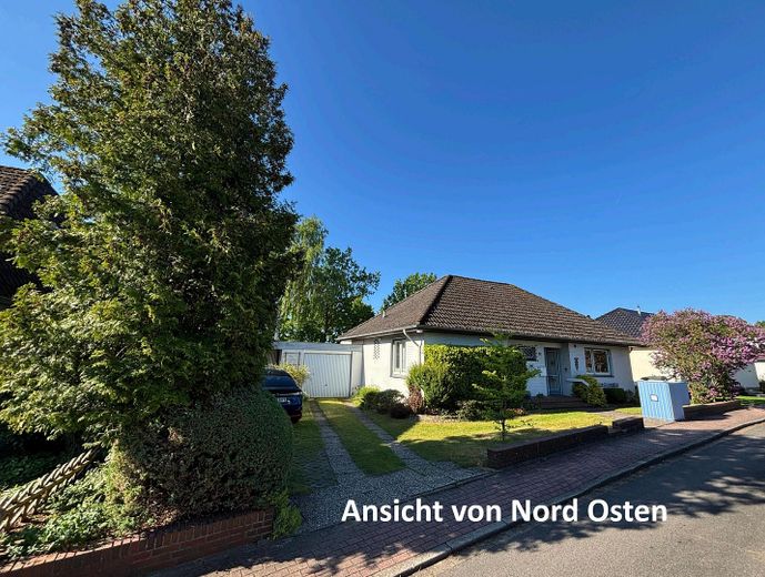 Architektenhaus in ruhigem Wohnviertel für Familie mit HomeOffice – Nord Ost Straßenansicht