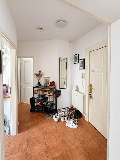 Hochparterrewohnung mit Balkon – 1,5 Zimmer in Fürstenwalde – Flur