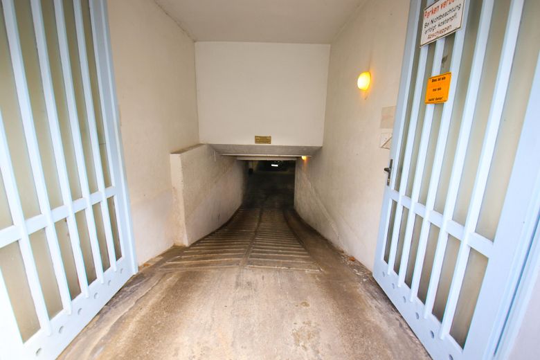 Urbaner Wohntraum mit Tiefgarage: 2-Zimmer kernsaniert – ideal für Paare, Single oder Investment – Tiefgarage