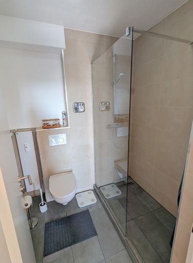 sanierte 3-Zimmerwohnung mit sonnigem Balkon & Stellplatzmöglichkeit☀️ – modernes Badezimmer