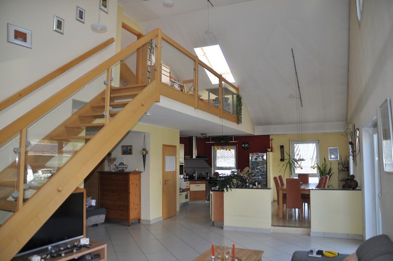 Kindenheim'de geniş, ışık dolu dubleks daire – Foto 6